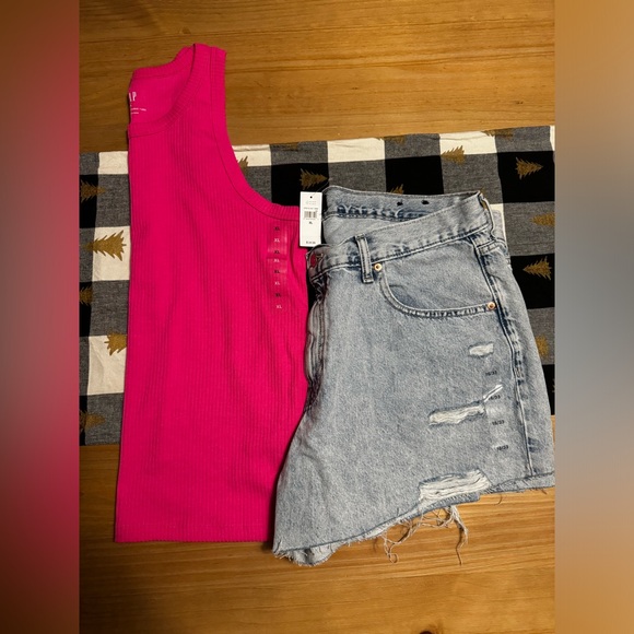 NWOT Gap Denim Shorts Size 16 + NWT Tank XL! - Picture 4 of 4